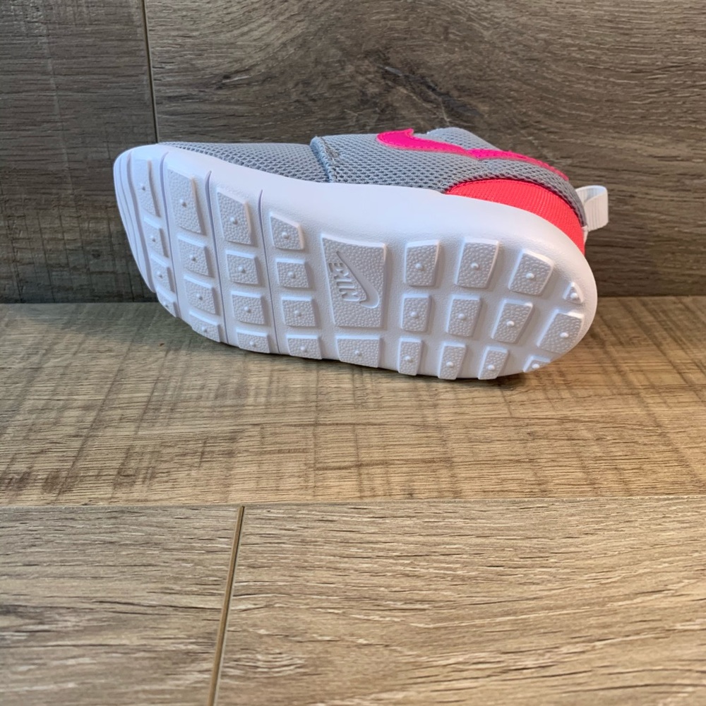 Nike Roshe One Toddler Shoes Hyper Pink Wolf Grey - Picture 5 of 6